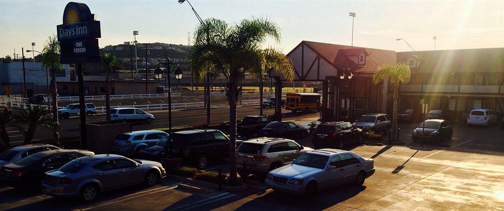 Cabana Inn & Suites Long Beach Exterior photo